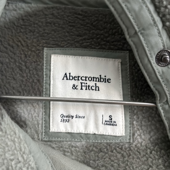 Abercrombie & Fitch Green Camo Fleece Pullover Sweatshirt - Picture 11 of 13